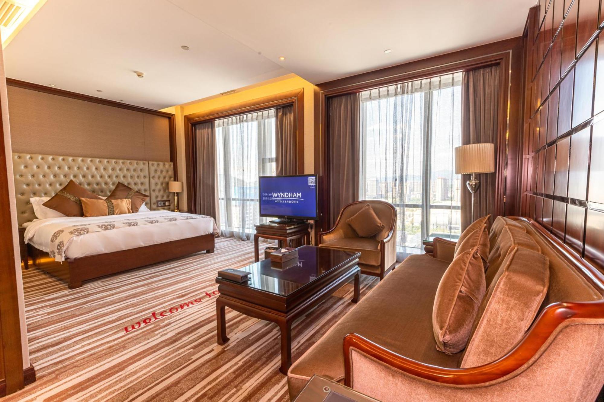 Wyndham Grand Plaza Royale Chenzhou Hotel Exterior photo