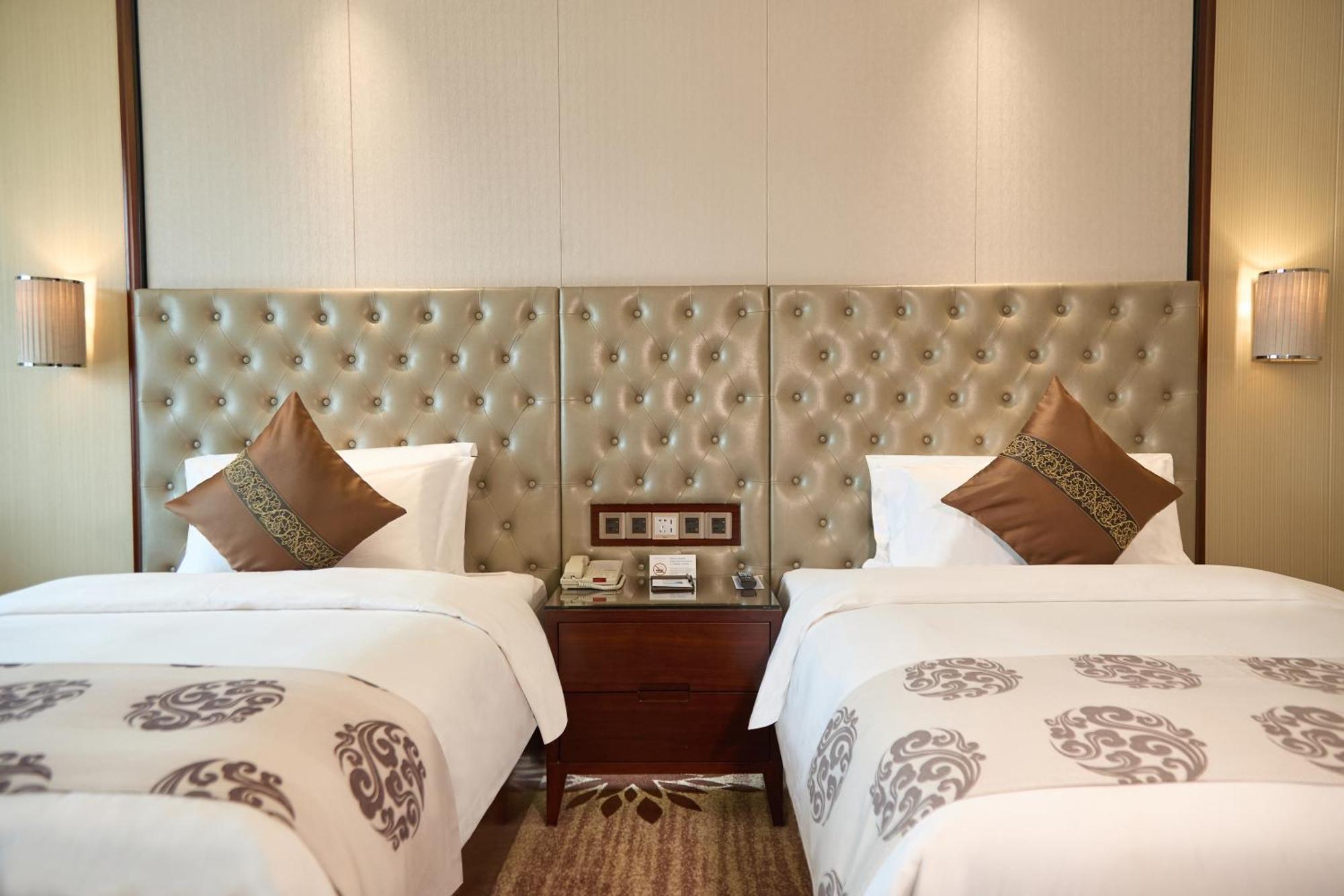 Wyndham Grand Plaza Royale Chenzhou Hotel Exterior photo